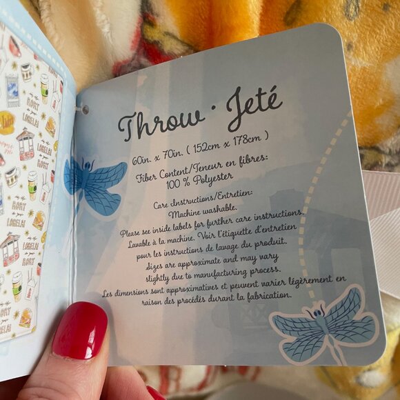 NEW Ultimate Gilmore Girls Super Fan Package: 2 Blankets, 3 Mugs, 1 Ornament - Picture 4 of 8